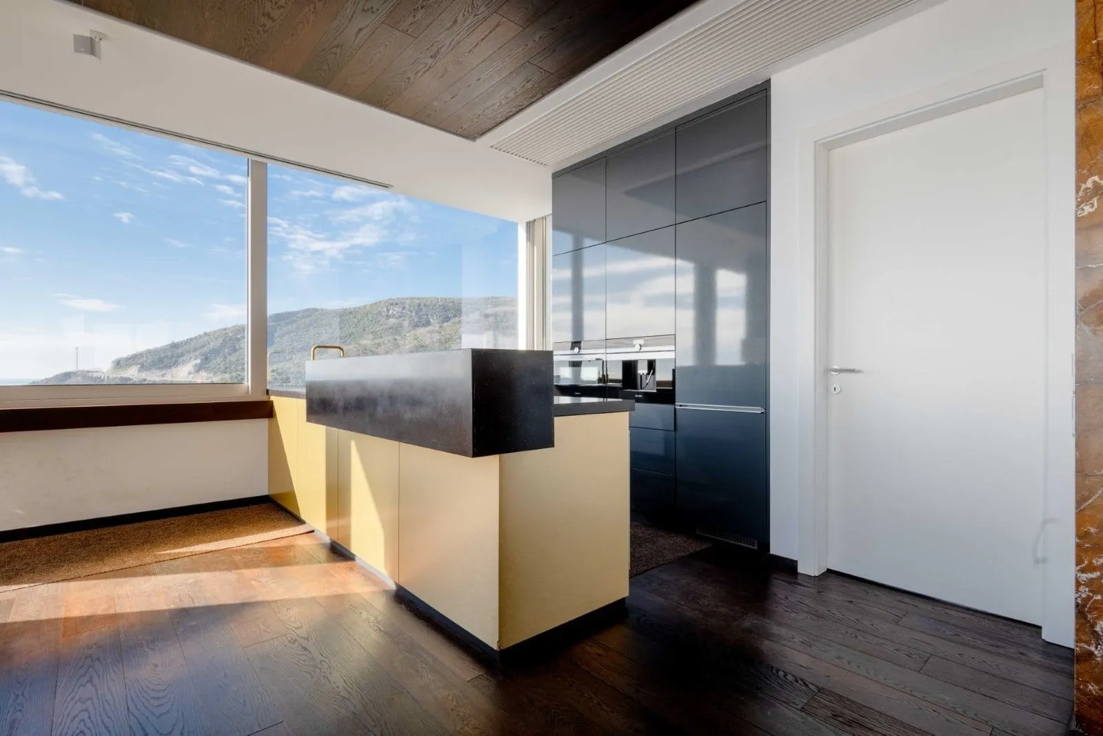 Sale, two bedroom apartment, 168m², Bečići, Budva