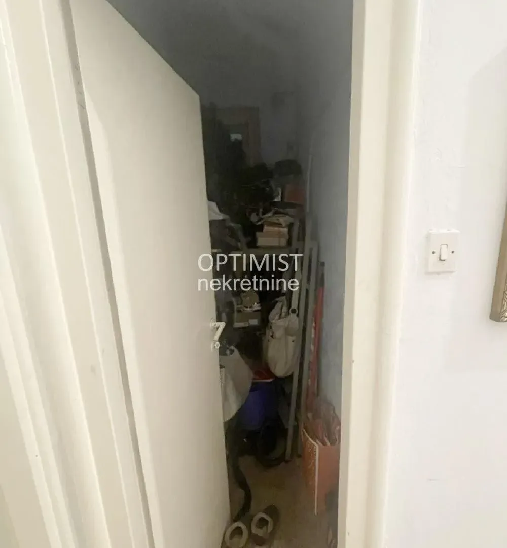 Sale, four bedroom apartment, 97m², Stari Grad, Beograd