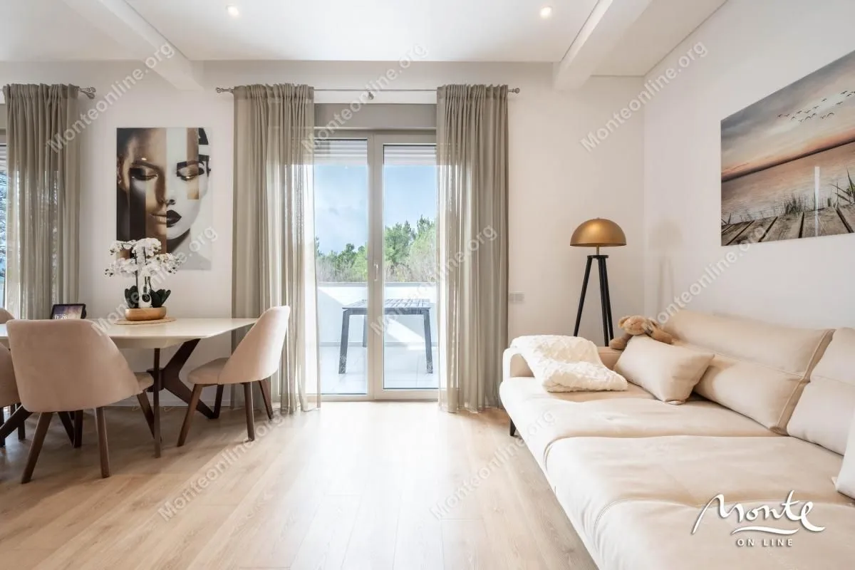 Prodaja, dvosoban stan, 90m², Tivat, Crna Gora