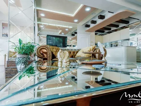 Sale, three bedroom apartment, 200m², Budva, Crna Gora - image 24