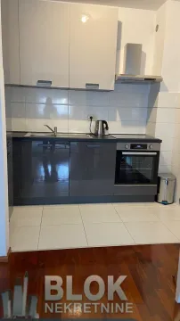Izdavanje, jednosoban stan, 47m², Stari Aerodrom, Podgorica - image 5