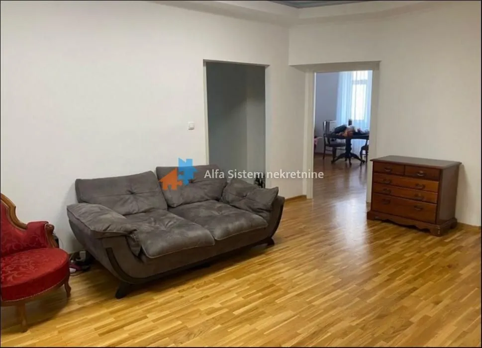 Izdavanje, trosoban stan, 80m², Vračar Hram, Vračar Sve Podlokacije