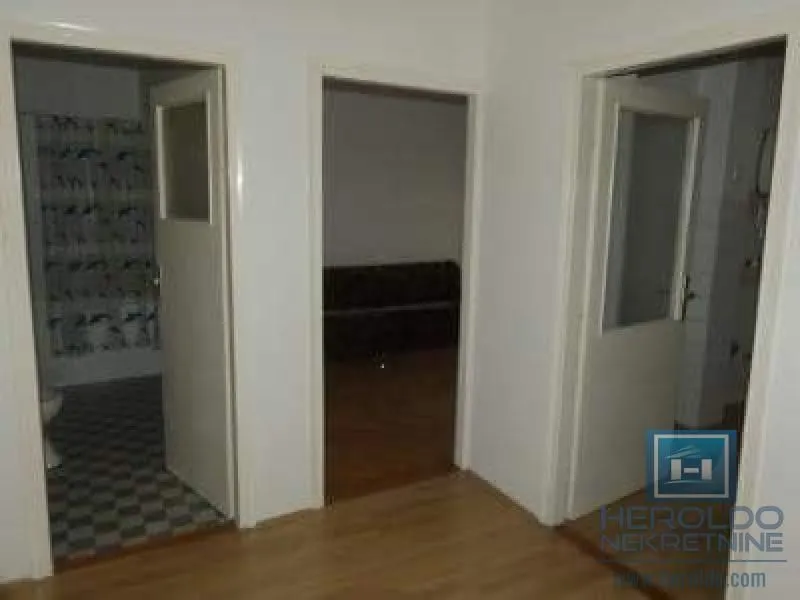 Prodaja, dvosoban stan, 50m², Centar, Jagodina