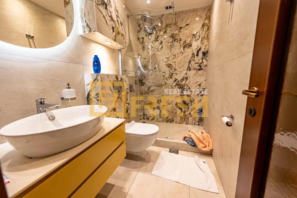 Prodaja, trosoban stan, 202m², Gorica C, Podgorica