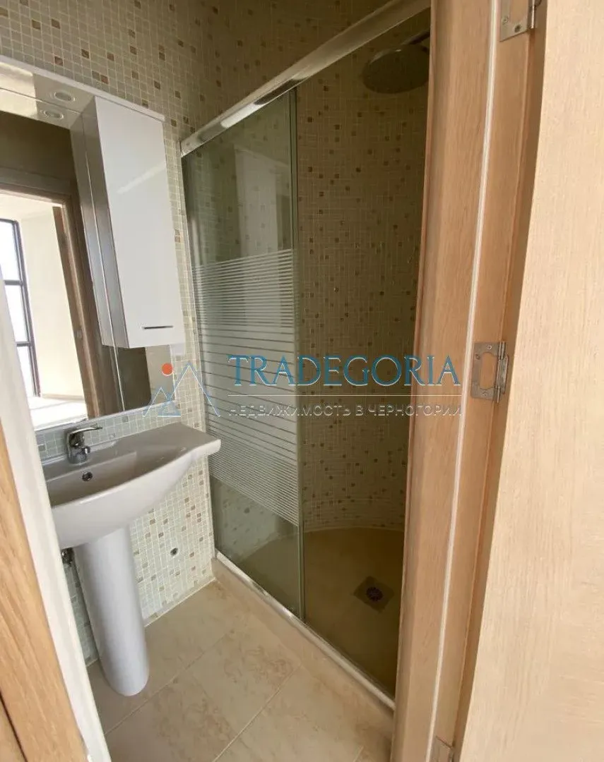 Prodaja, trosoban stan, 227m², Dobra Voda, Bar