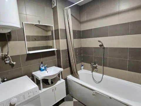 Izdavanje, dvosoban stan, 60m², Tuški Put, Podgorica - image 4