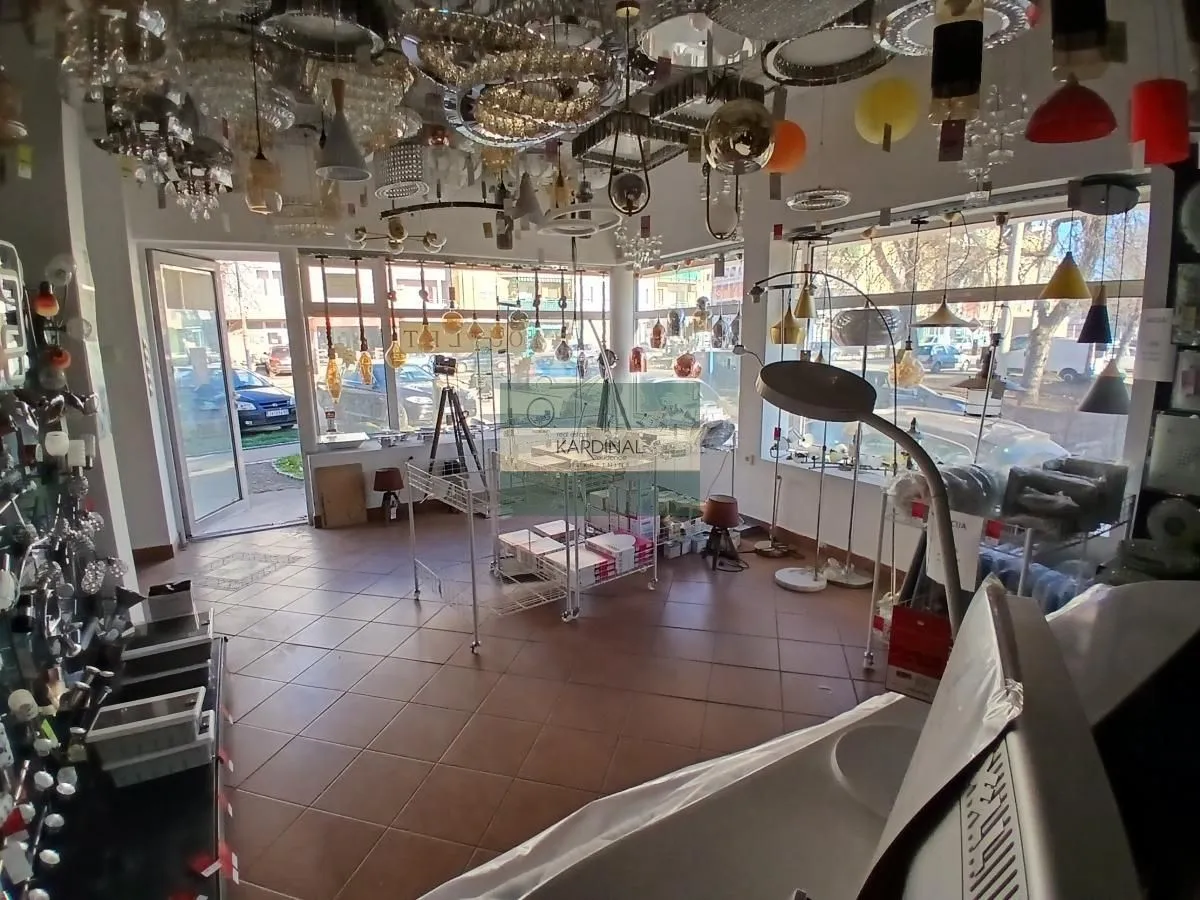 Sale, office space, 117m², Gradski stadion, Jagodina
