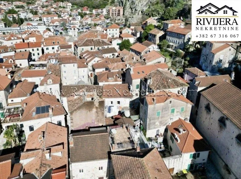 Prodaja, kuća, 300m², Centar, Kotor