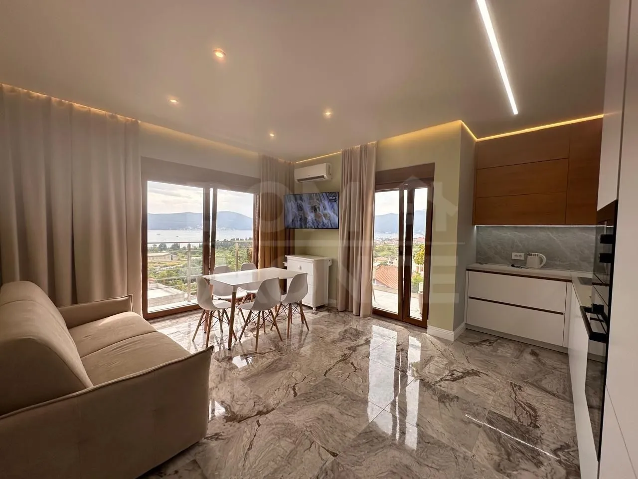 Rent, two bedroom apartment, 68m², Tivat, Crna Gora