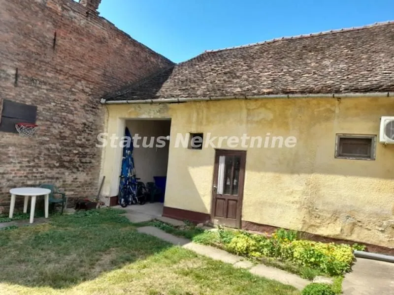 Prodaja, kuća, 230m², Sremska Mitrovica, Srbija
