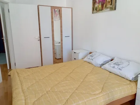 Izdavanje, jednosoban stan, 47m², Centar, Bar - image 4