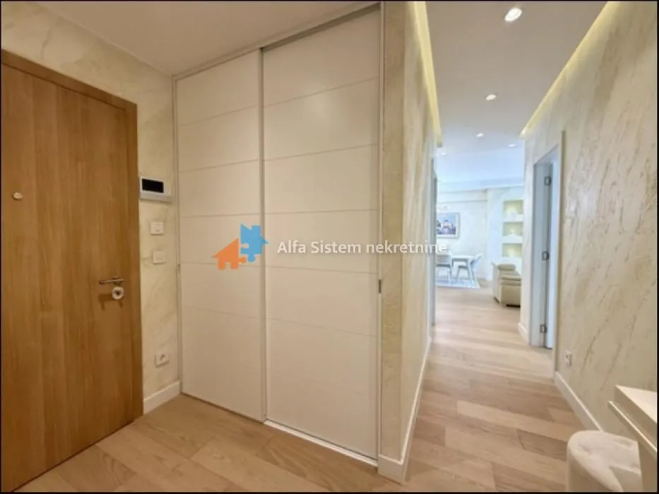 Rent, four bedroom apartment, 122m², Savski Venac, Beograd