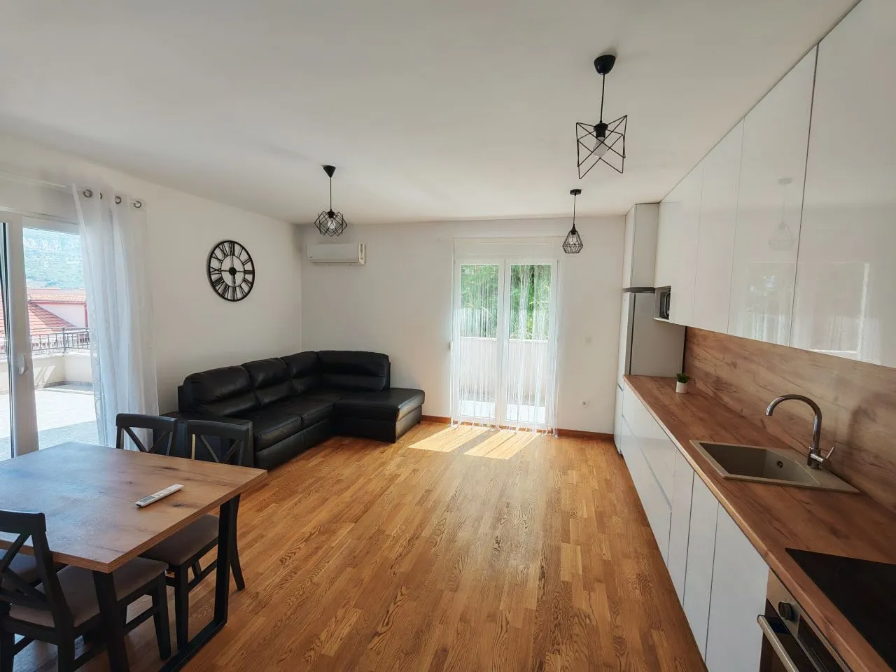 Rent, one bedroom apartment, 48m², Bijeli Do, Budva
