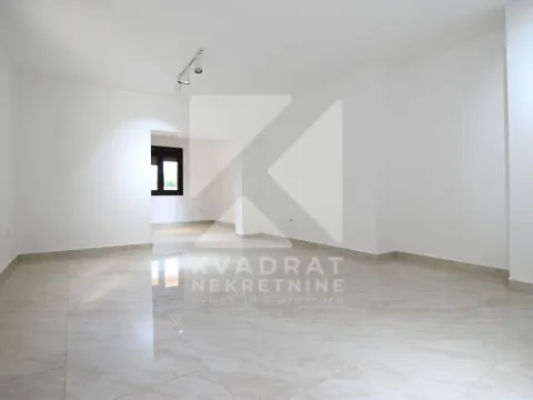 Izdavanje, poslovni prostor, 90m², Masline, Podgorica - image 2