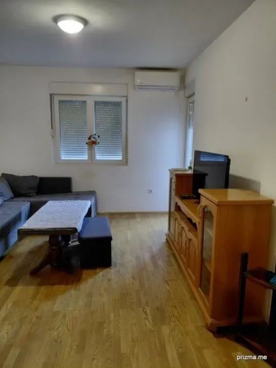 Izdavanje, jednosoban stan, 48m², Stari Aerodrom, Podgorica