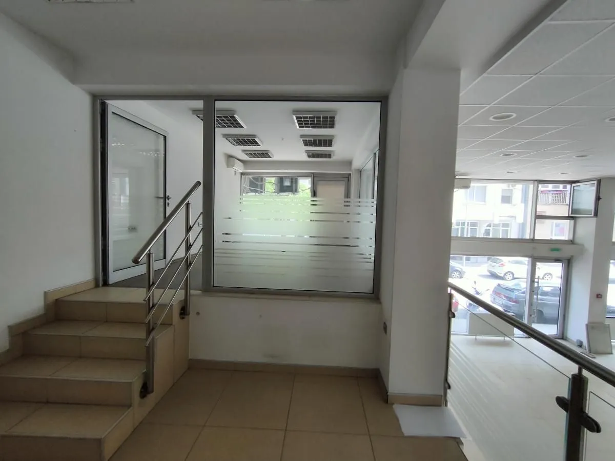 Sale, office space, 229m², Grbavica, Novi Sad Sve Podlokacije