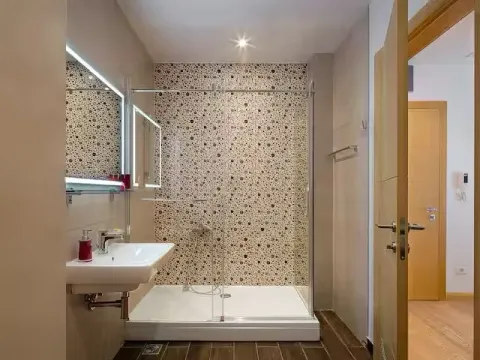 Sale, two bedroom apartment, 77m², Centar, Budva - image 10