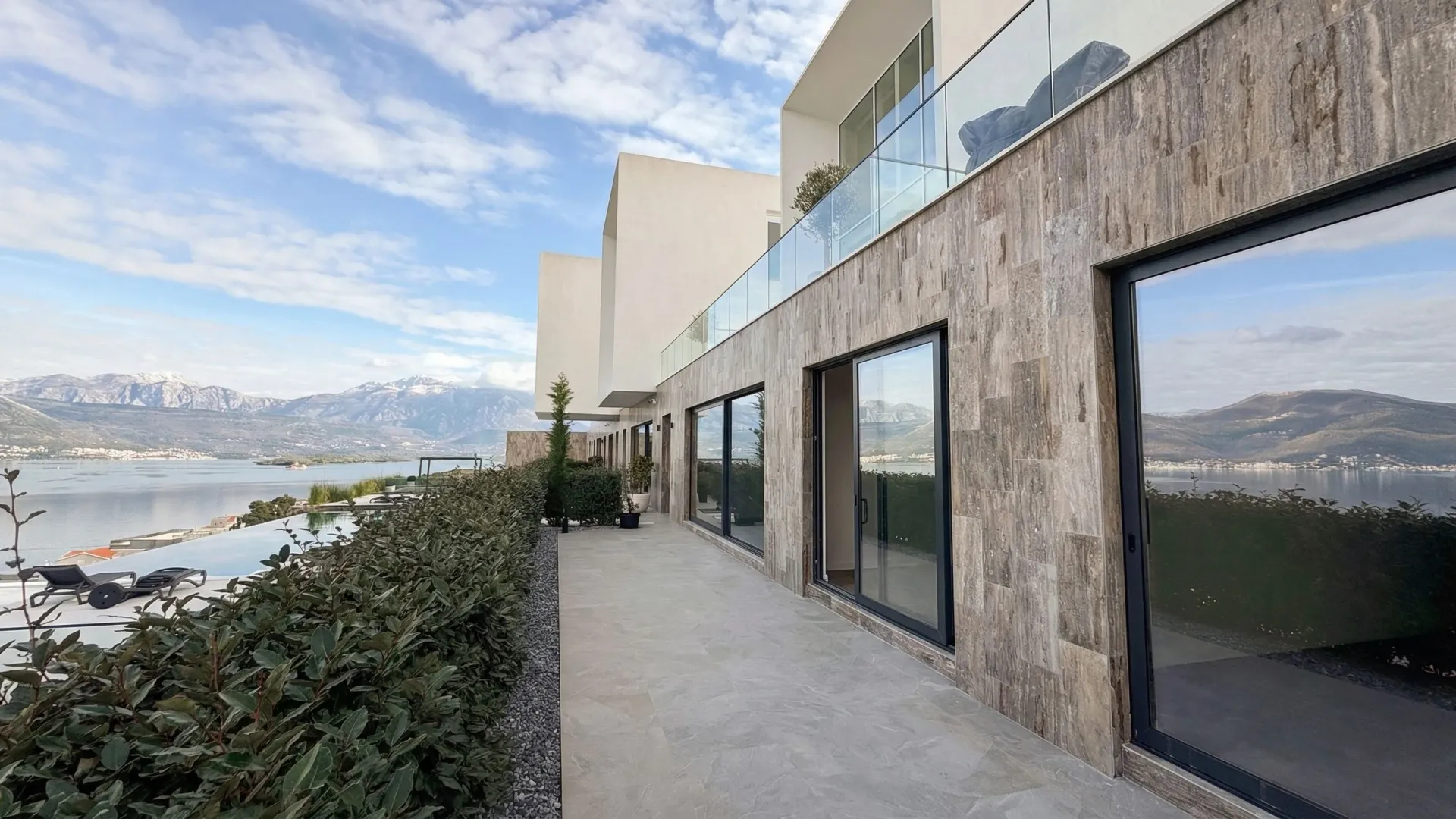 Prodaja, dvosoban stan, 183m², Krašići, Tivat