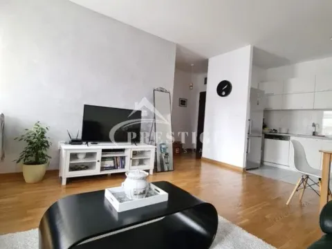 Izdavanje, dvosoban stan, 64m², City Kvart, Podgorica - image 5