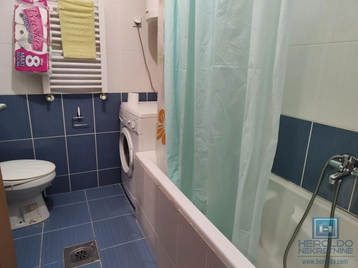 Prodaja, trosoban stan, 71m², Centar, Jagodina