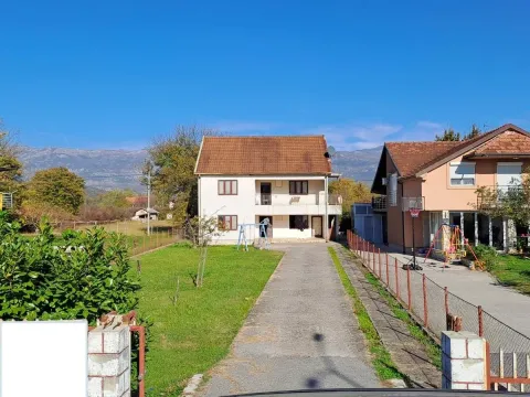 Prodaja, kuća, 200m², Danilovgrad, Crna Gora