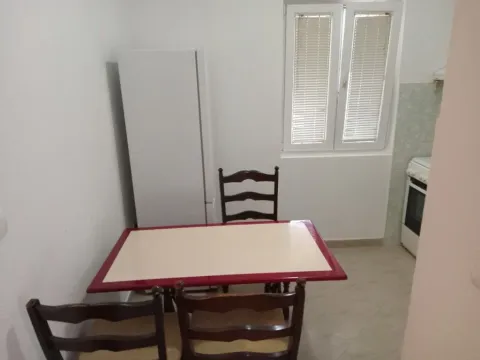 Izdavanje, dvosoban stan, 54m², Seljanovo, Tivat - image 11