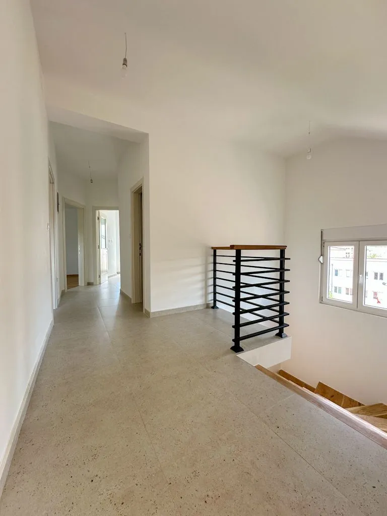 Rent, four bedroom apartment, 160m², Drač, Podgorica