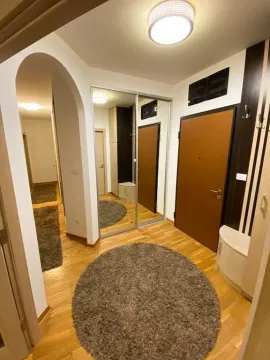 Izdavanje, trosoban stan, 120m², City Kvart, Podgorica - image 3