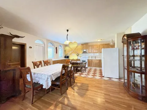 Rent, house, 400m², Zlatica, Podgorica - image 7