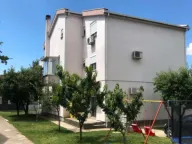 Izdavanje, dvosoban stan, 115m², Tološi, Podgorica - image 2
