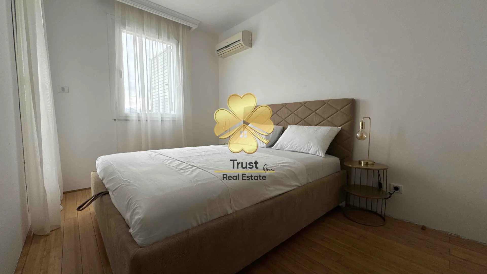 Izdavanje, trosoban stan, 90m², Obala Morače, Podgorica