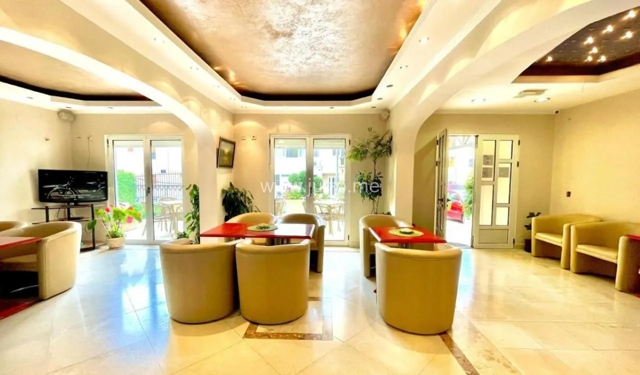 Prodaja, ugostiteljski objekat, 1300m², Centar, Budva