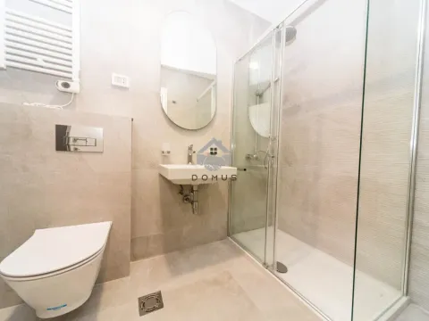 Izdavanje, poslovni prostor, 43m², Central Point, Podgorica - image 6