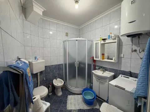 Prodaja, dvosoban stan, 83m², Momišići, Podgorica - image 9