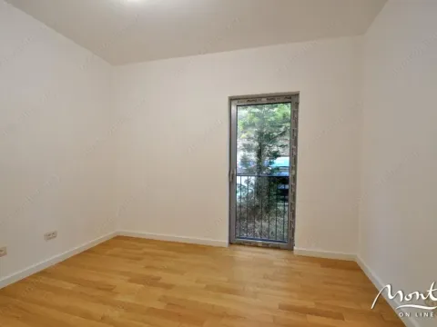 Sale, two bedroom apartment, 75m², Dobrota, Kotor - image 7