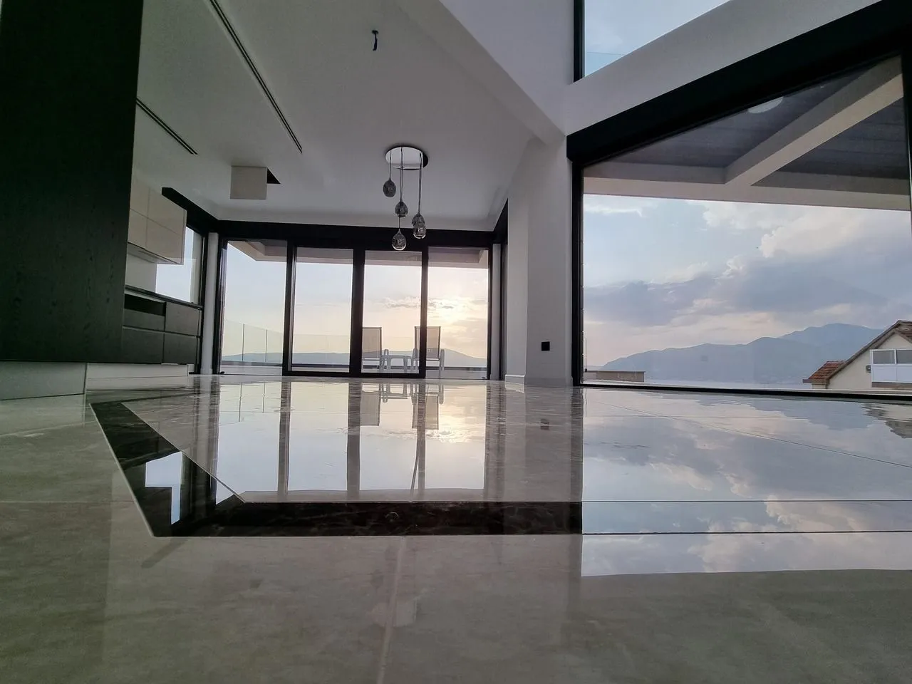 Sale, house, 490m², Tivat, Crna Gora