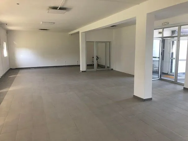 Rent, office space, 920m², Zemun Sve Podlokacije, Beograd