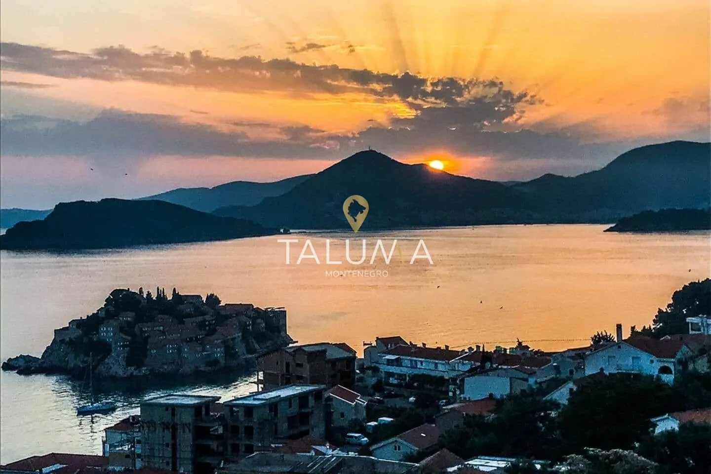 Prodaja, dvosoban stan, 135m², Sveti Stefan, Budva