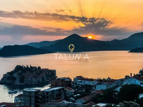 Sale, two bedroom apartment, 135m², Sveti Stefan, Budva - image 3