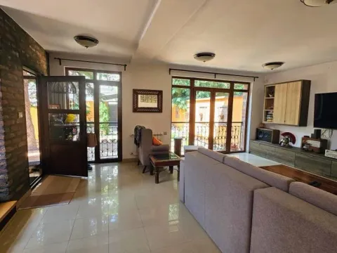 Izdavanje, kuća, 180m², Kalenić Pijaca, Vračar Sve Podlokacije - image 5