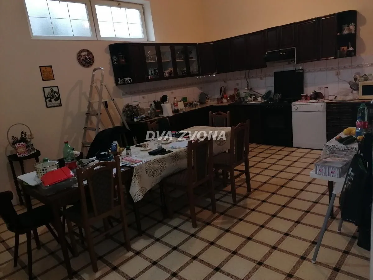 Prodaja, kuća, 312m², Bečej, Novi Sad