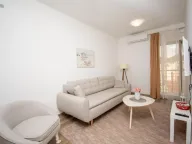 Izdavanje, jednosoban stan, 46m², Budva, Crna Gora - image 13