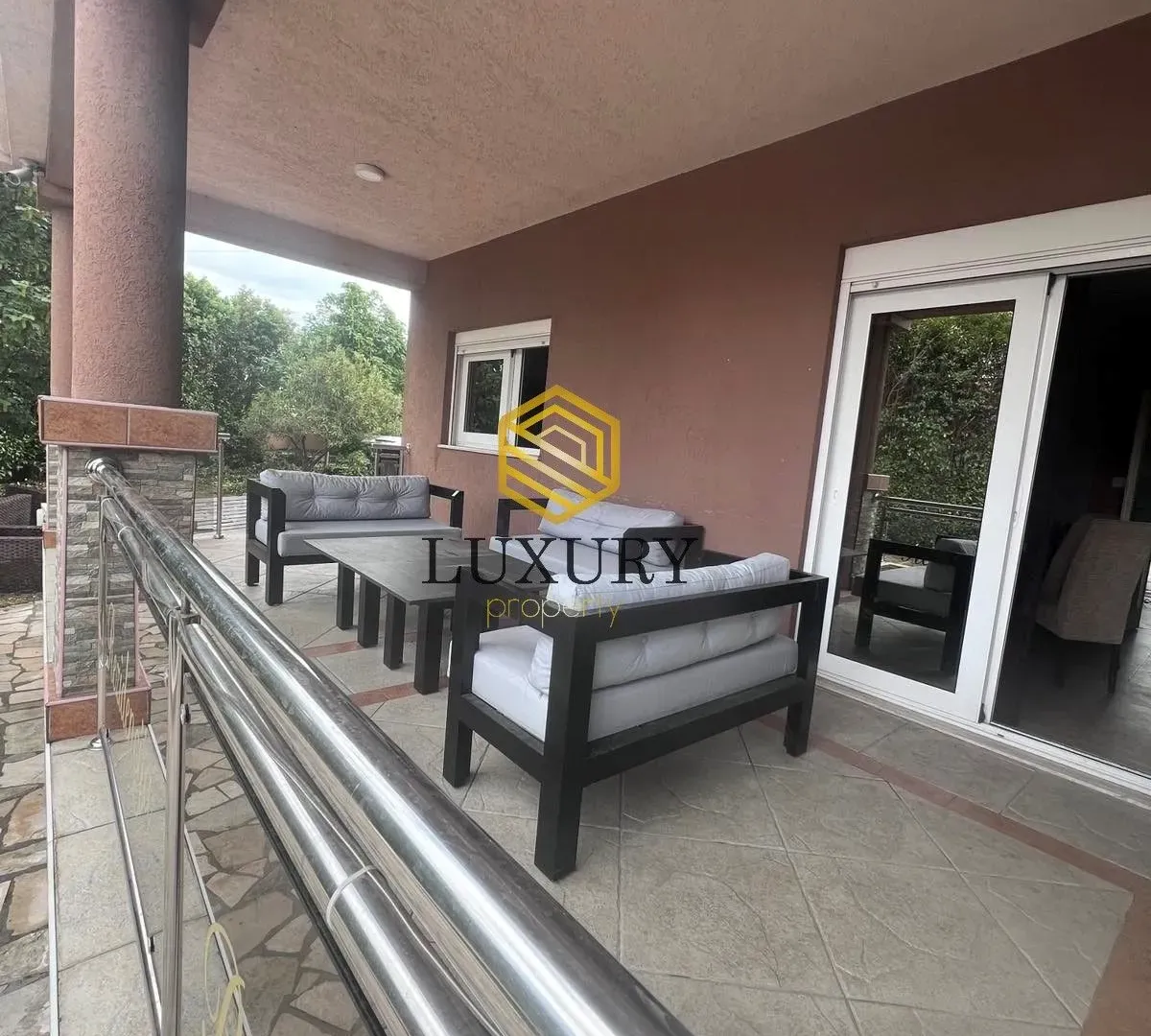 Rent, house, 330m², Zeta, Podgorica