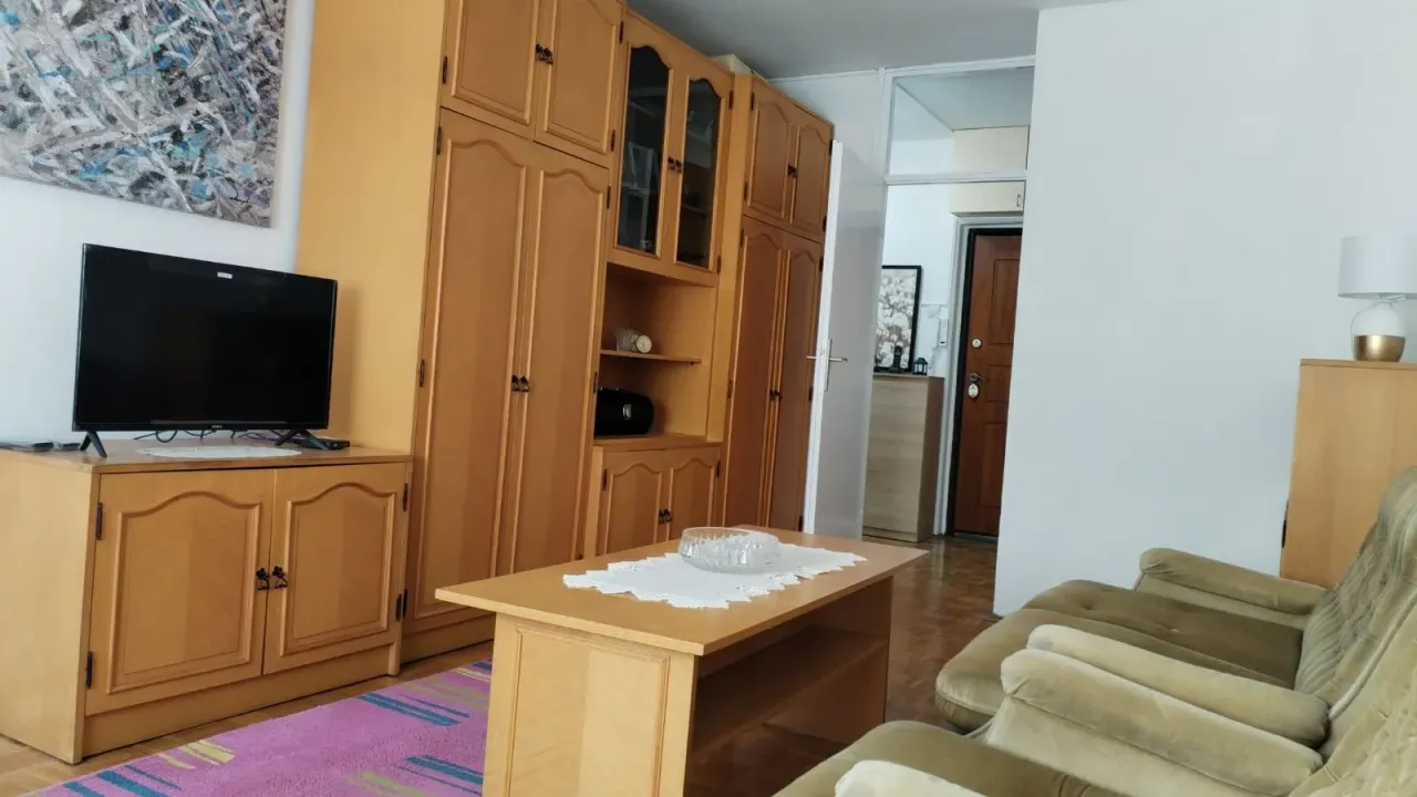 Izdavanje, dvosoban stan, 65m², Voždovac Sve Podlokacije, Beograd