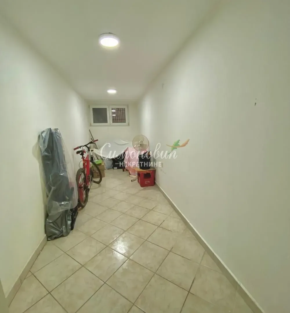 Sale, house, 540m², Jajinci, Voždovac Sve Podlokacije