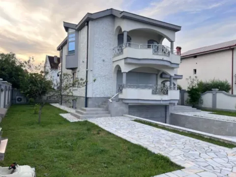 Izdavanje, kuća, 320m², Zlatica, Podgorica - image 2