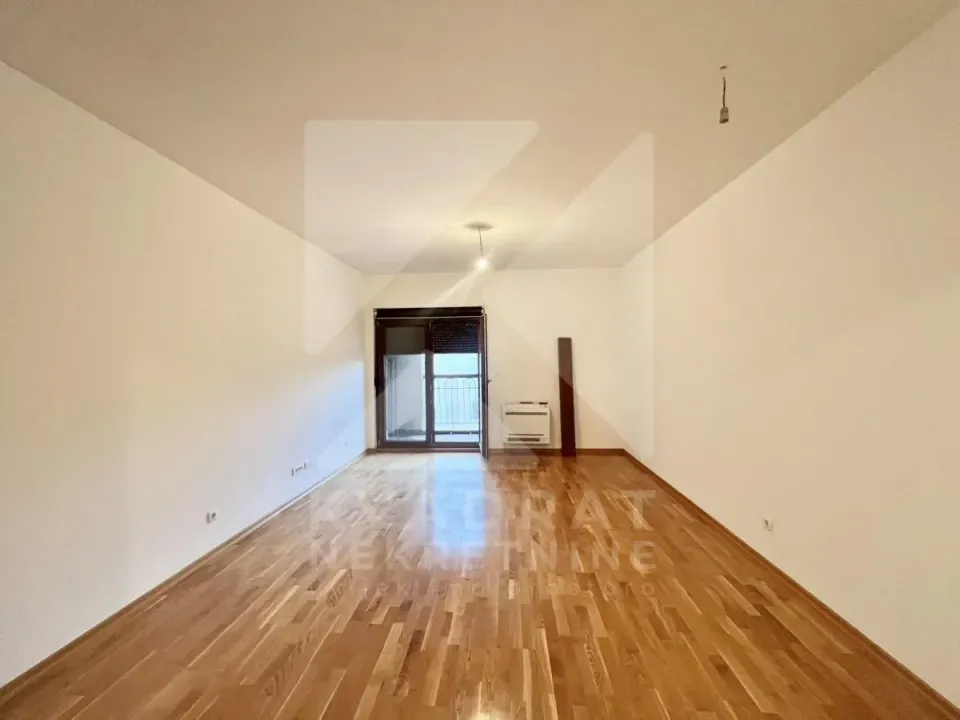 Prodaja, dvosoban stan, 68m², Momišići, Podgorica