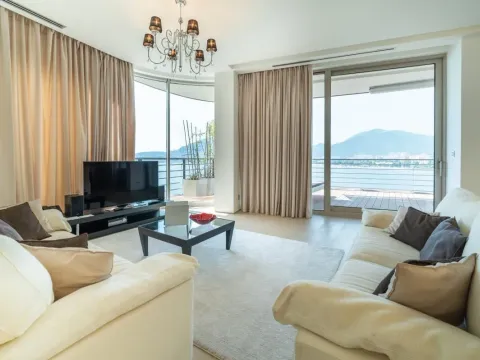 Prodaja, dvosoban stan, 146m², Budva, Crna Gora - image 1