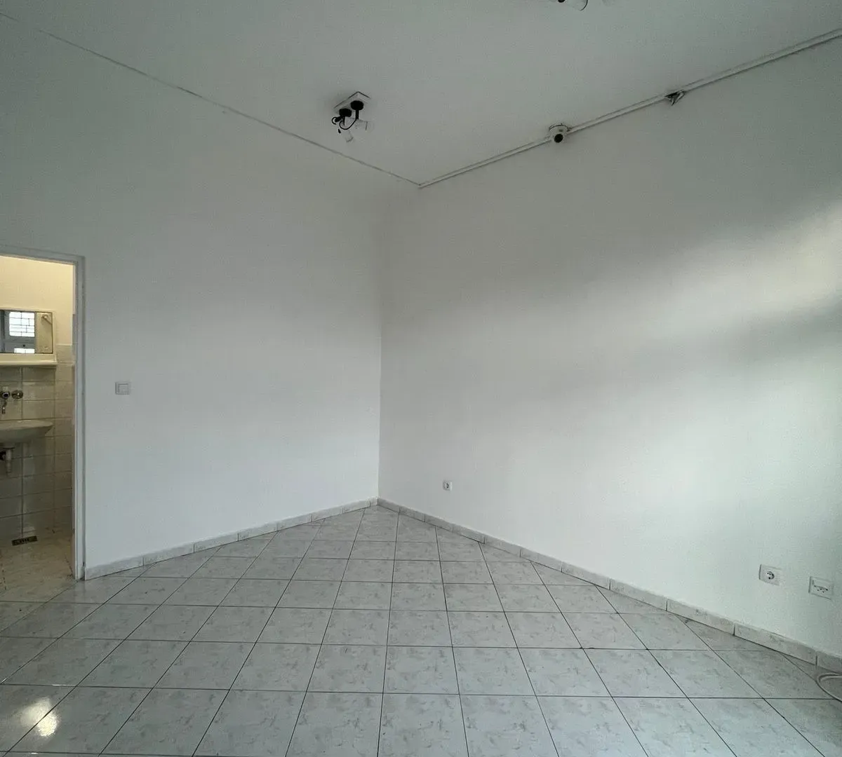 Rent, office space, 14m², Centar, Tivat