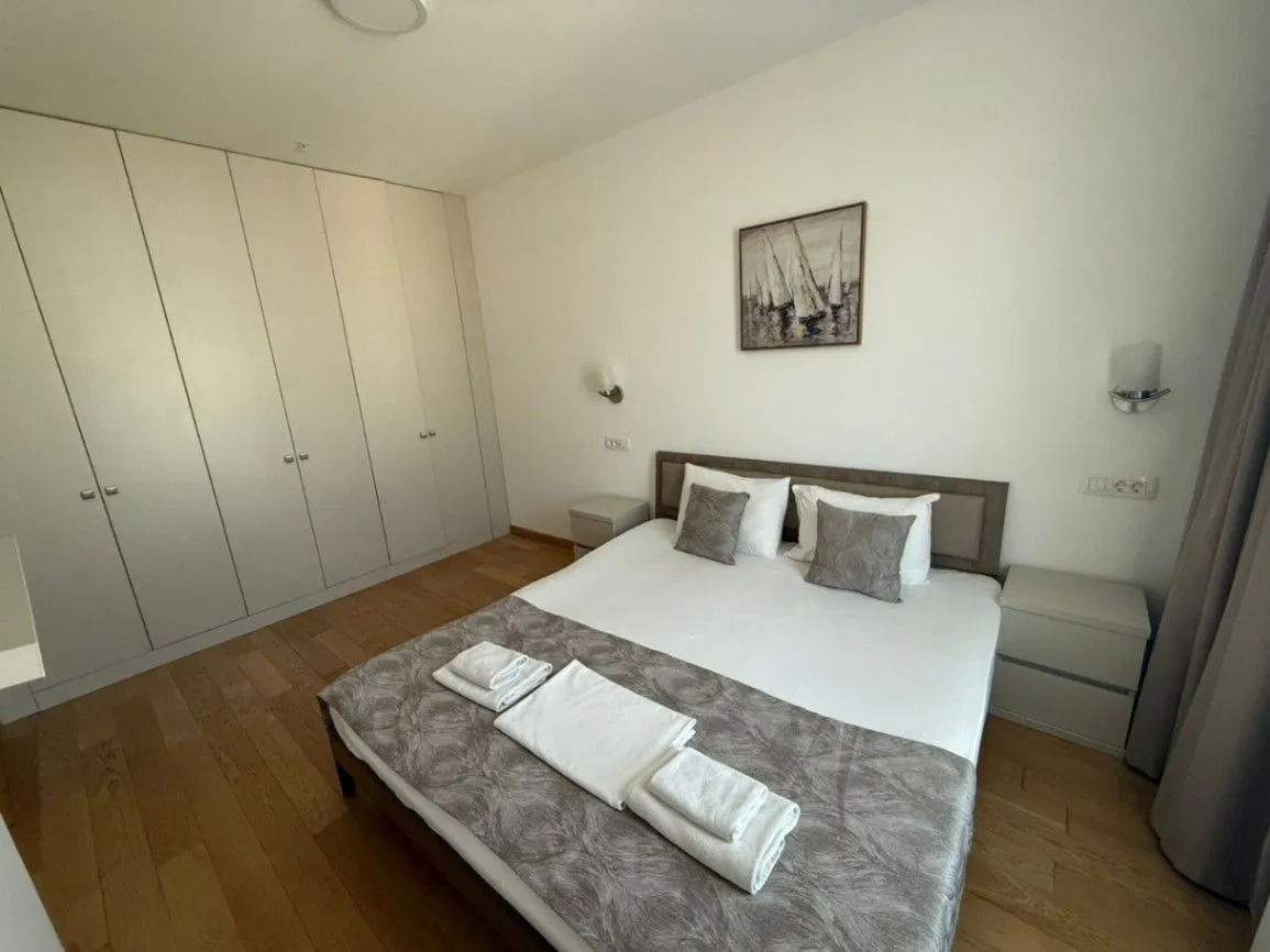 Izdavanje, jednosoban stan, 61m², Budva, Crna Gora